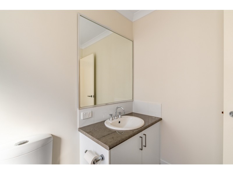 4/102 Westfield Road, Kelmscott WA 6111