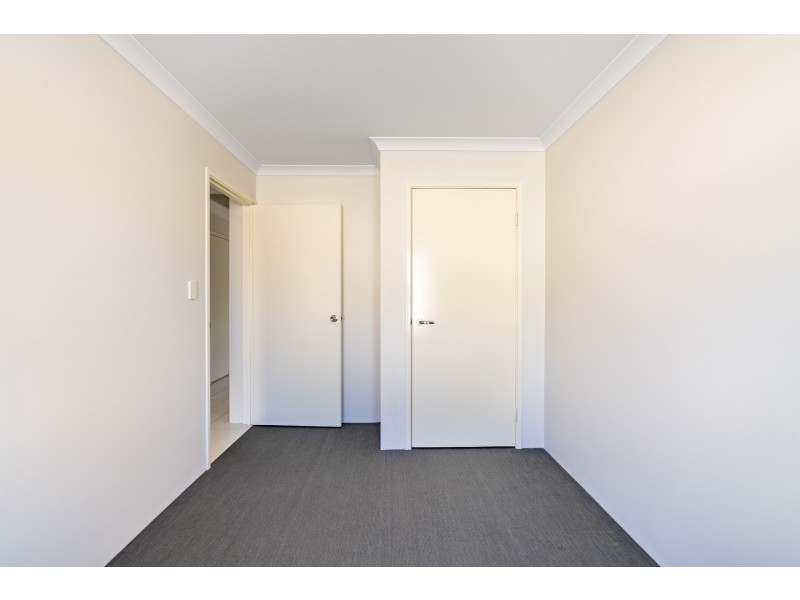4/102 Westfield Road, Kelmscott WA 6111