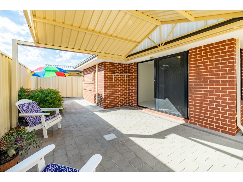 4/102 Westfield Road, Kelmscott WA 6111