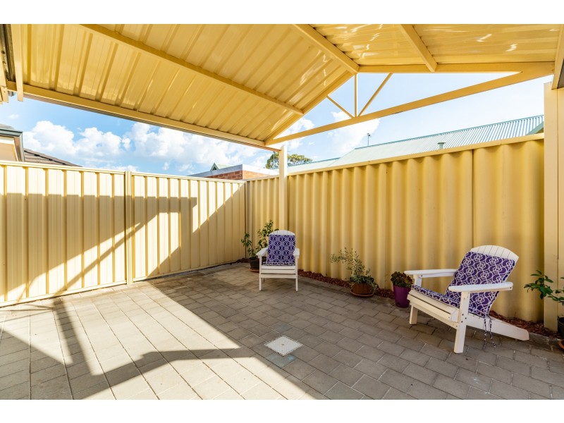 4/102 Westfield Road, Kelmscott WA 6111