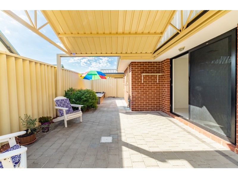 4/102 Westfield Road, Kelmscott WA 6111