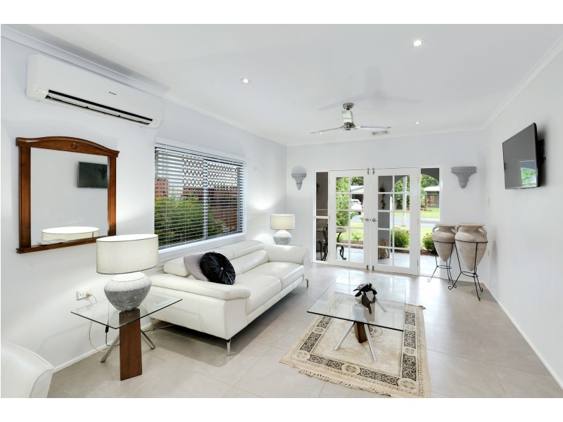45 Hobson Drive, Brinsmead QLD 4870