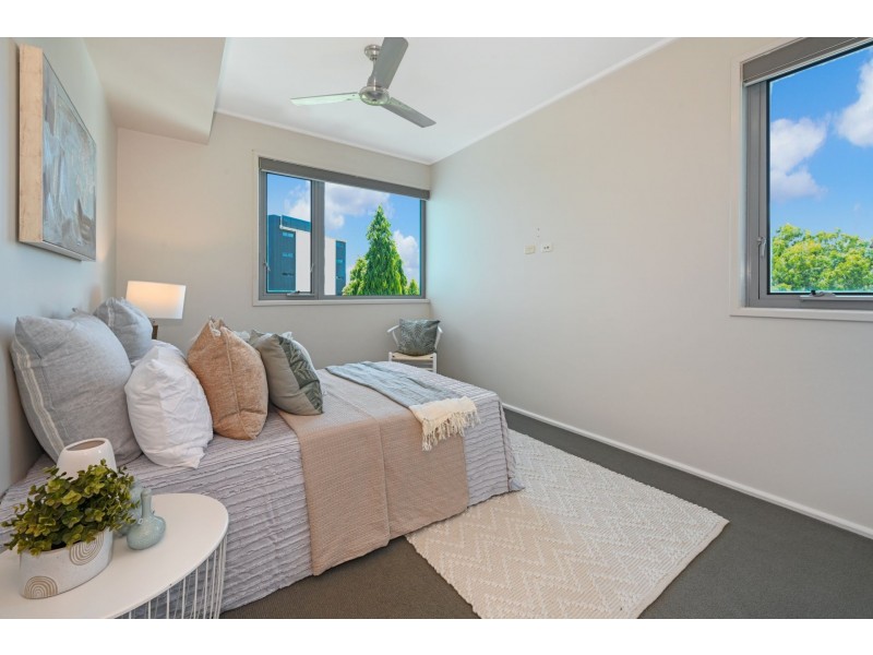 310/72-74 The Strand, North Ward QLD 4810