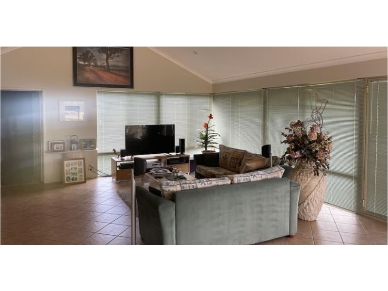 432 Henty Road, Burekup WA 6227