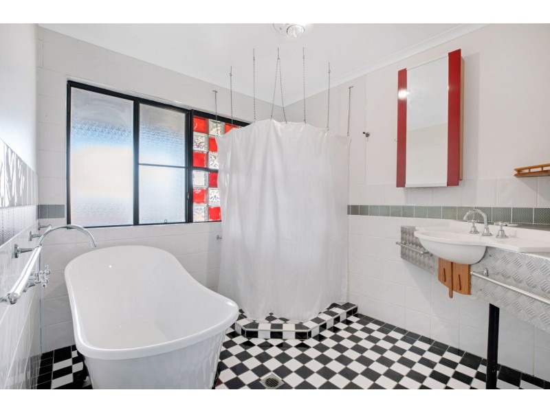 7 Vailala rise, Rural View QLD 4740