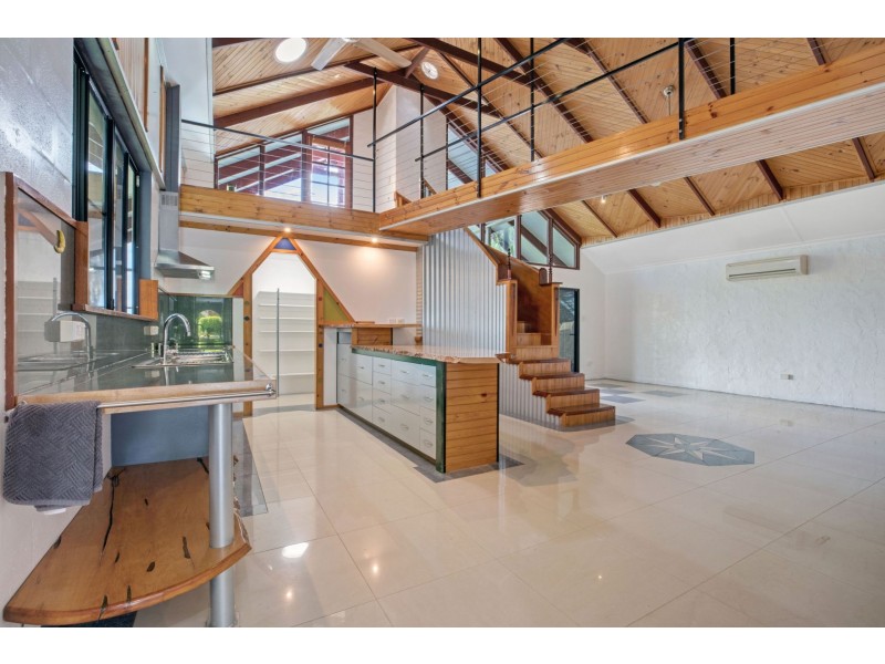 7 Vailala rise, Rural View QLD 4740