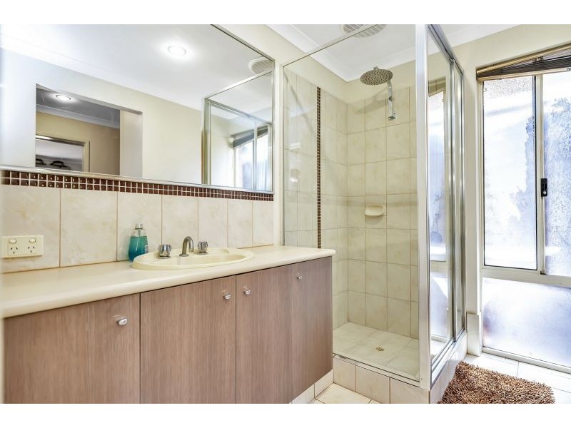 12 Sellafeild Bend, Waikiki WA 6169