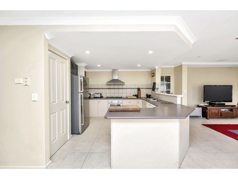 12 Sellafeild Bend, Waikiki WA 6169