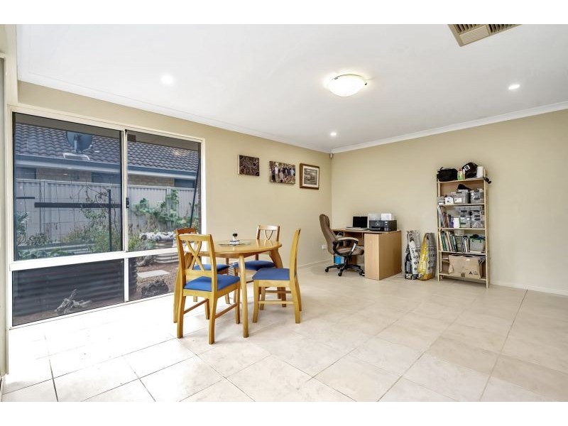 12 Sellafeild Bend, Waikiki WA 6169