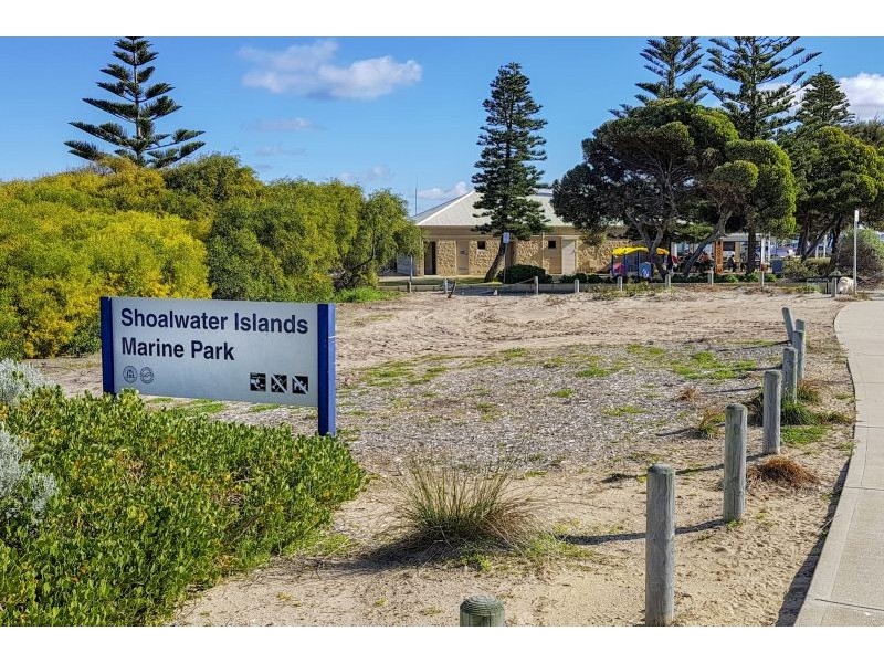 12 Sellafeild Bend, Waikiki WA 6169