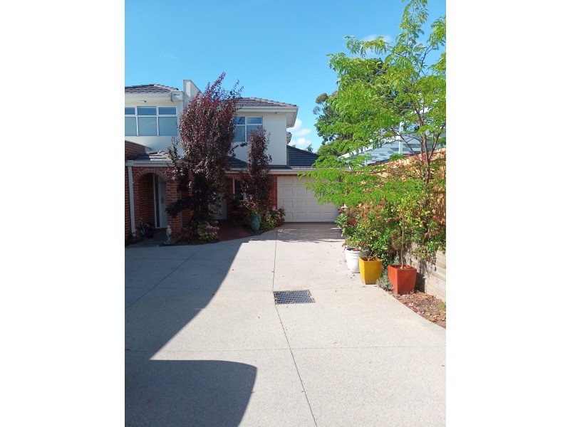 3/11 Sunbury Crescent, Surrey Hills VIC 3127