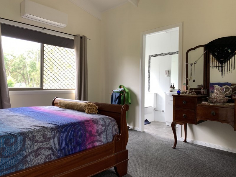 262 Lynams Road, Ballandean QLD 4382