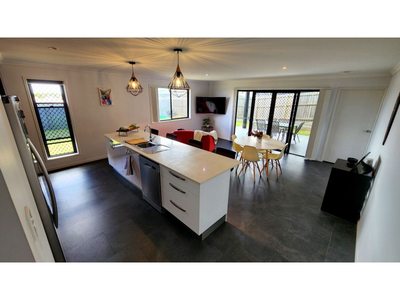 6 Mowbray place, Urraween QLD 4655