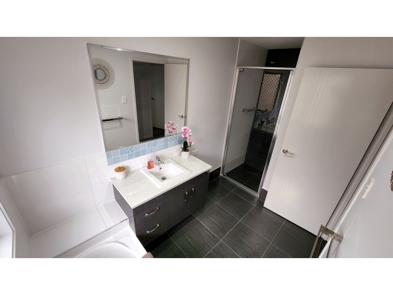 6 Mowbray place, Urraween QLD 4655