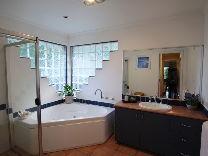 2 The Court, Wodonga VIC 3690