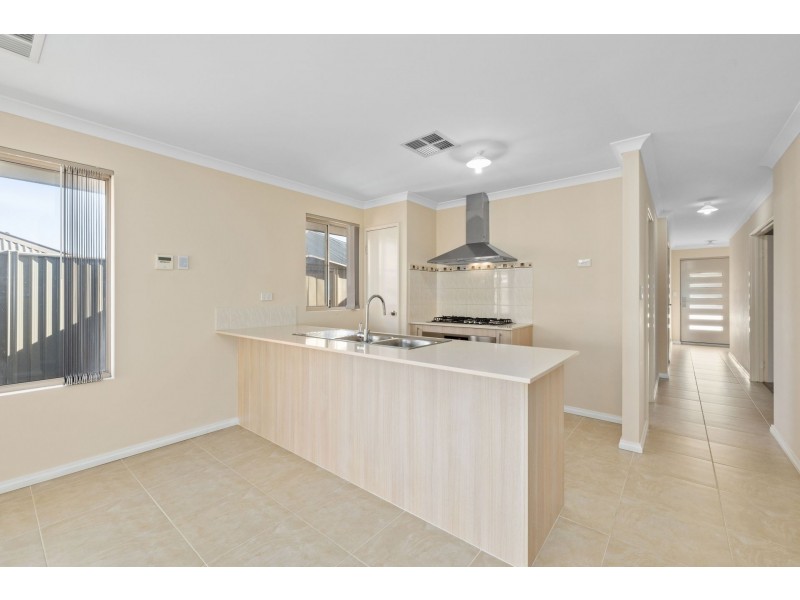 15 Addis Way, Wandi WA 6167