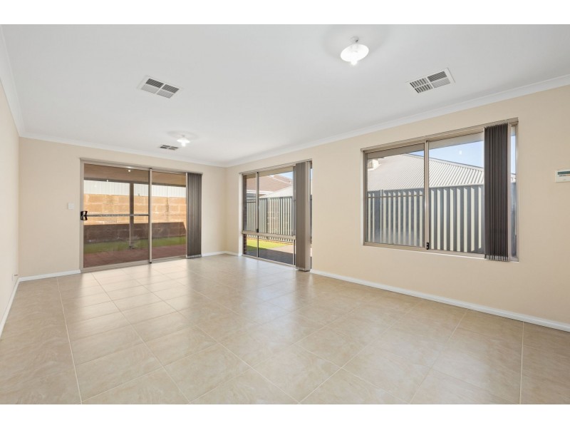 15 Addis Way, Wandi WA 6167