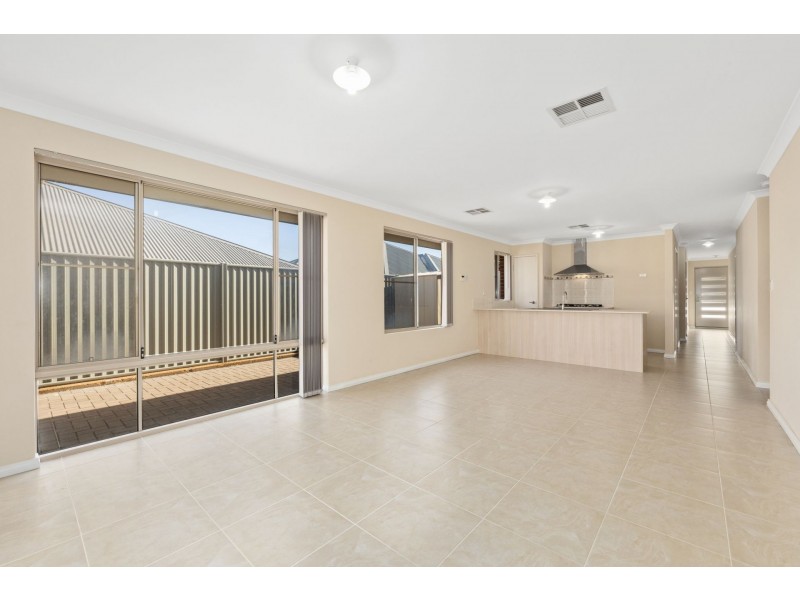 15 Addis Way, Wandi WA 6167