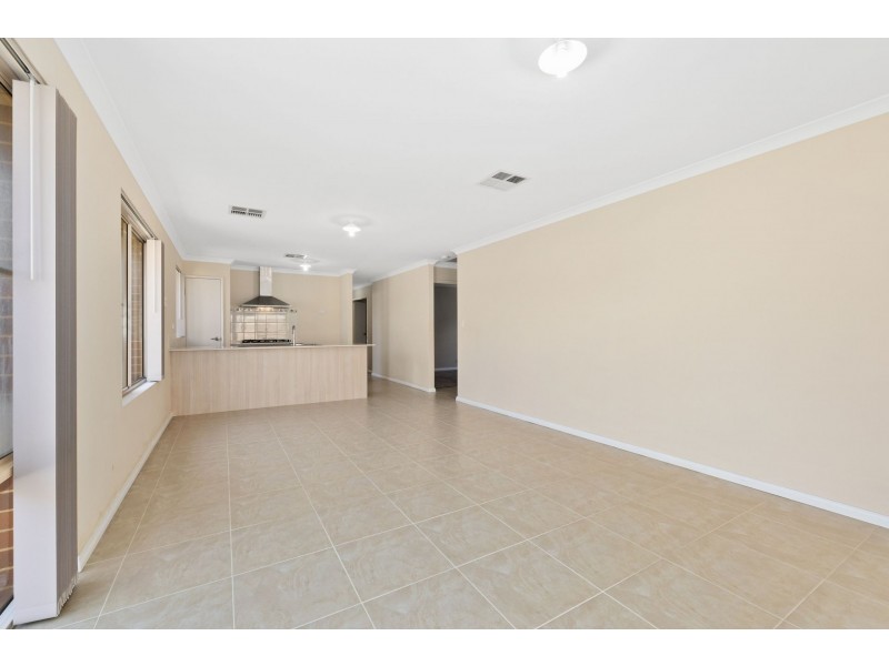 15 Addis Way, Wandi WA 6167