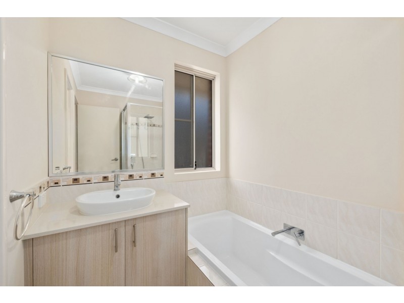 15 Addis Way, Wandi WA 6167