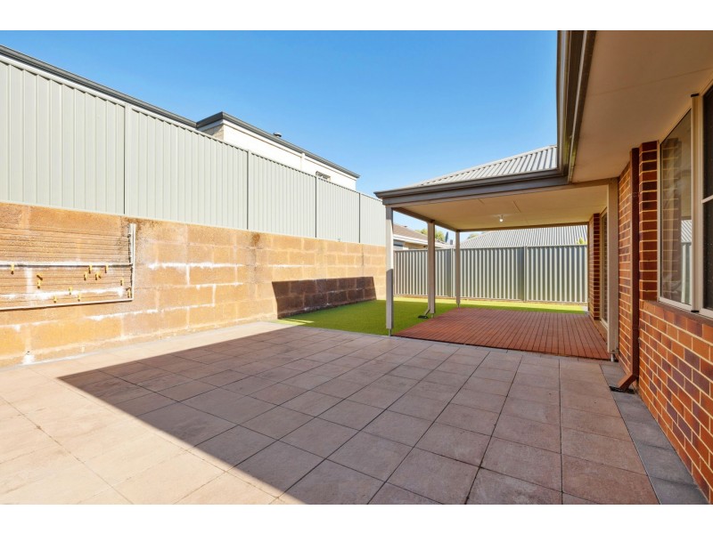 15 Addis Way, Wandi WA 6167