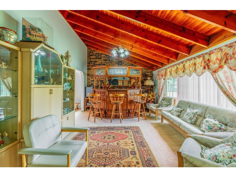 10-16 Fiddlewood Court, Park Ridge QLD 4125