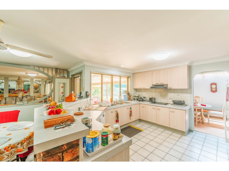 10-16 Fiddlewood Court, Park Ridge QLD 4125