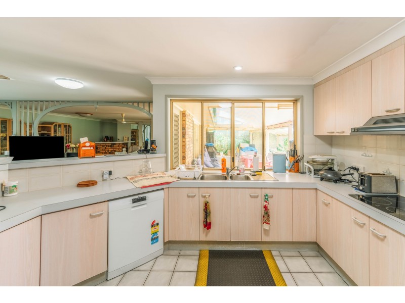 10-16 Fiddlewood Court, Park Ridge QLD 4125