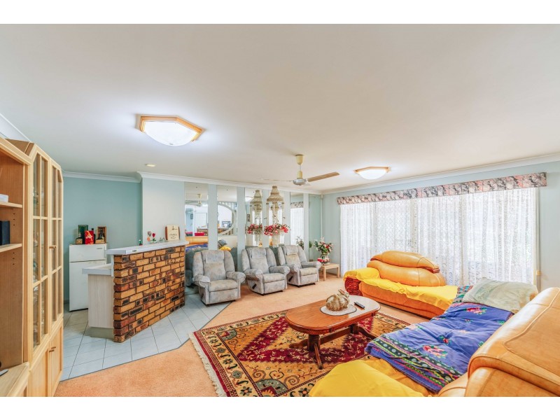 10-16 Fiddlewood Court, Park Ridge QLD 4125