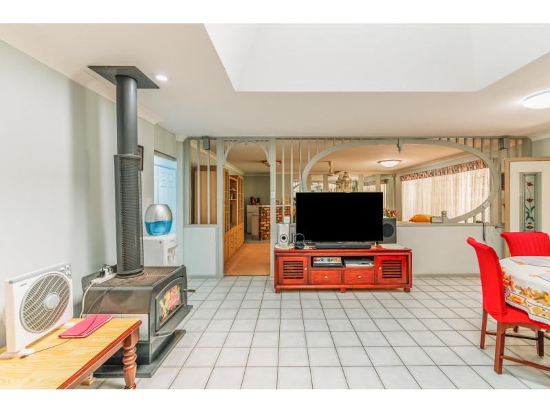 10-16 Fiddlewood Court, Park Ridge QLD 4125