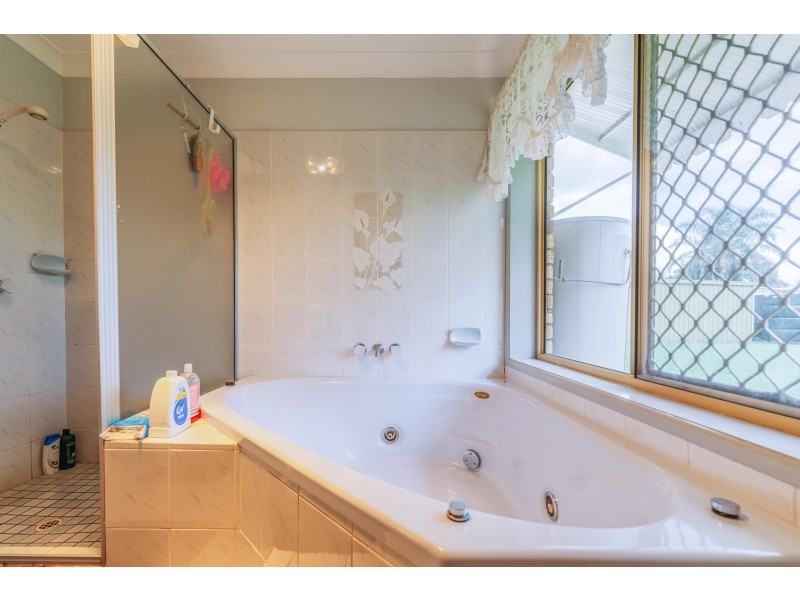 10-16 Fiddlewood Court, Park Ridge QLD 4125