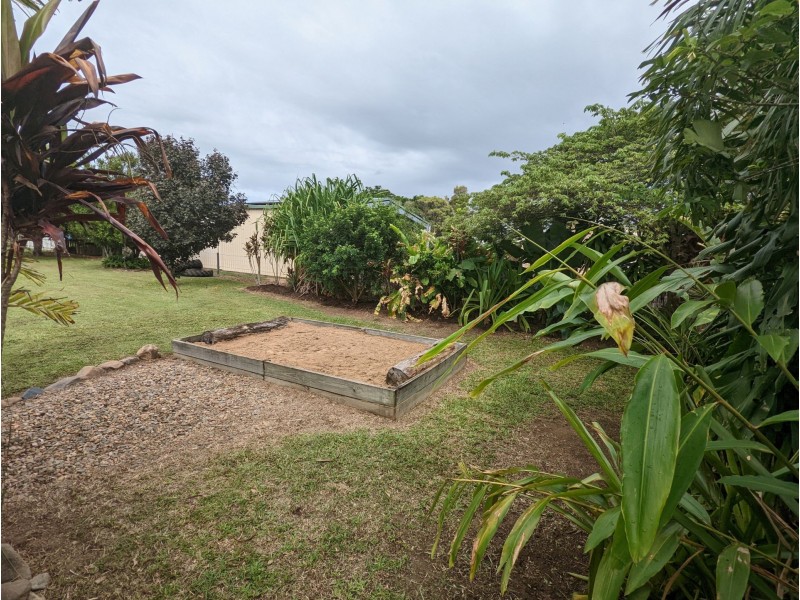 4 Margaret St, Mirani QLD 4754