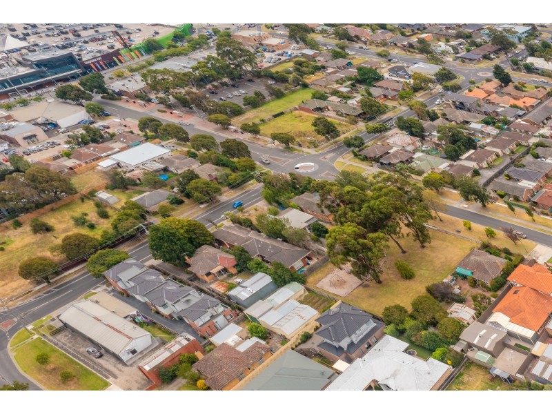 20 Lyall Street, Cranbourne VIC 3977