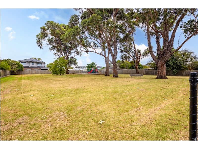 20 Lyall Street, Cranbourne VIC 3977