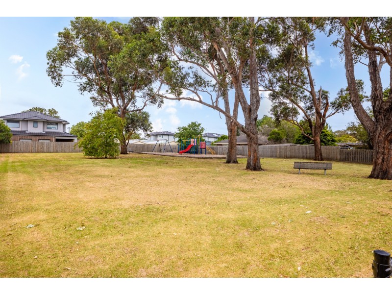 20 Lyall Street, Cranbourne VIC 3977