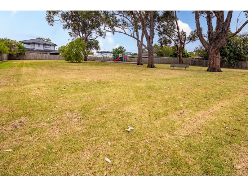 20 Lyall Street, Cranbourne VIC 3977