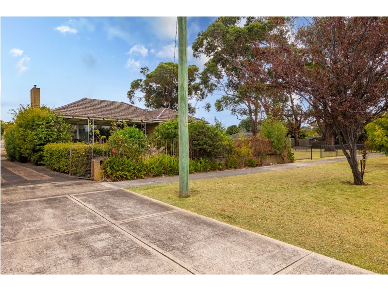 20 Lyall Street, Cranbourne VIC 3977