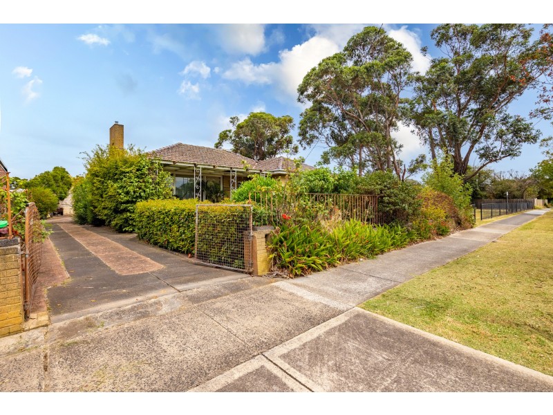 20 Lyall Street, Cranbourne VIC 3977