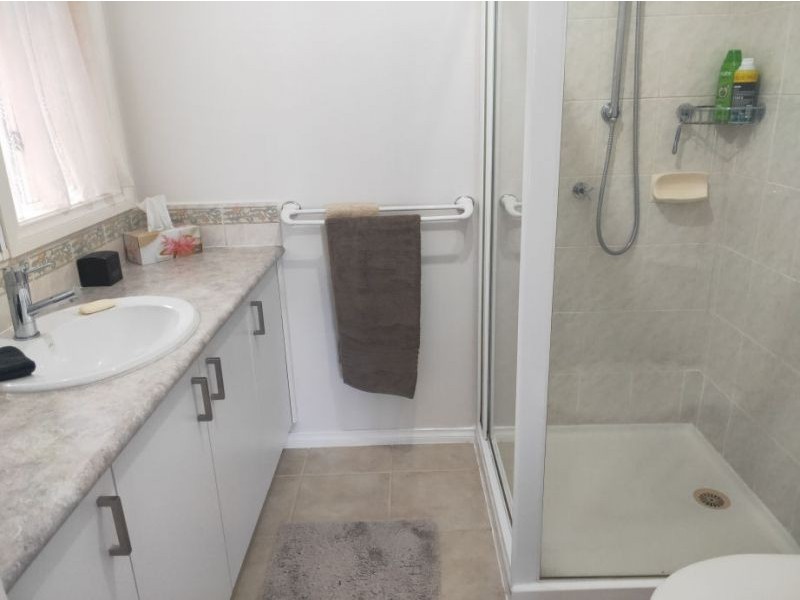 18 Brindalee Pl, Cranbourne East VIC 3977