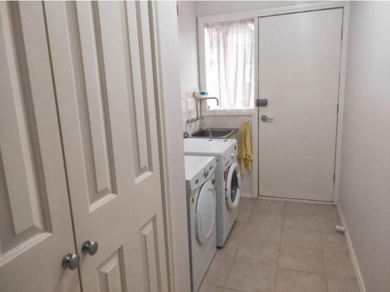 18 Brindalee Pl, Cranbourne East VIC 3977