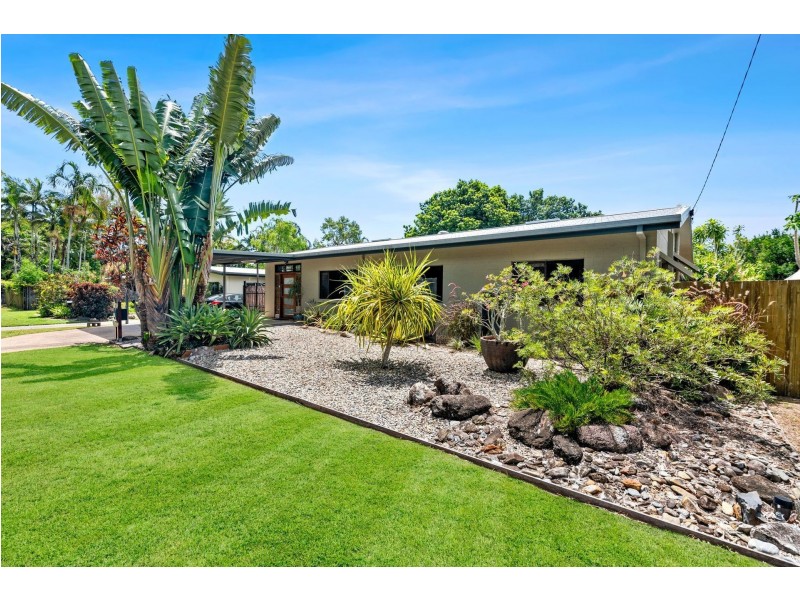 4 Derwent Street, Trinity Park QLD 4879