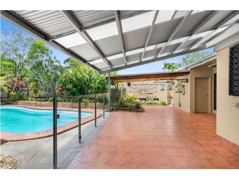 4 Derwent Street, Trinity Park QLD 4879