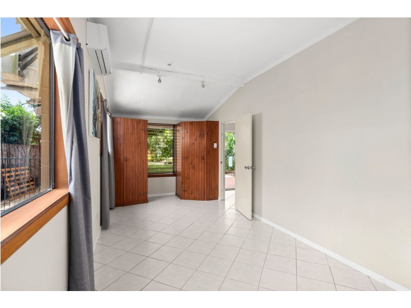 4 Derwent Street, Trinity Park QLD 4879