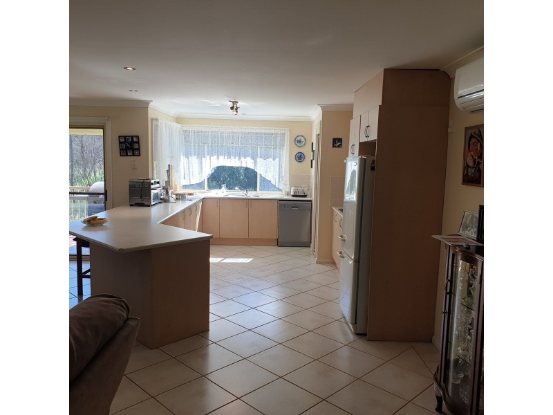 8 Albatross Rd, Catalina NSW 2536