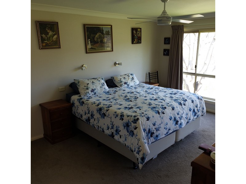 8 Albatross Rd, Catalina NSW 2536