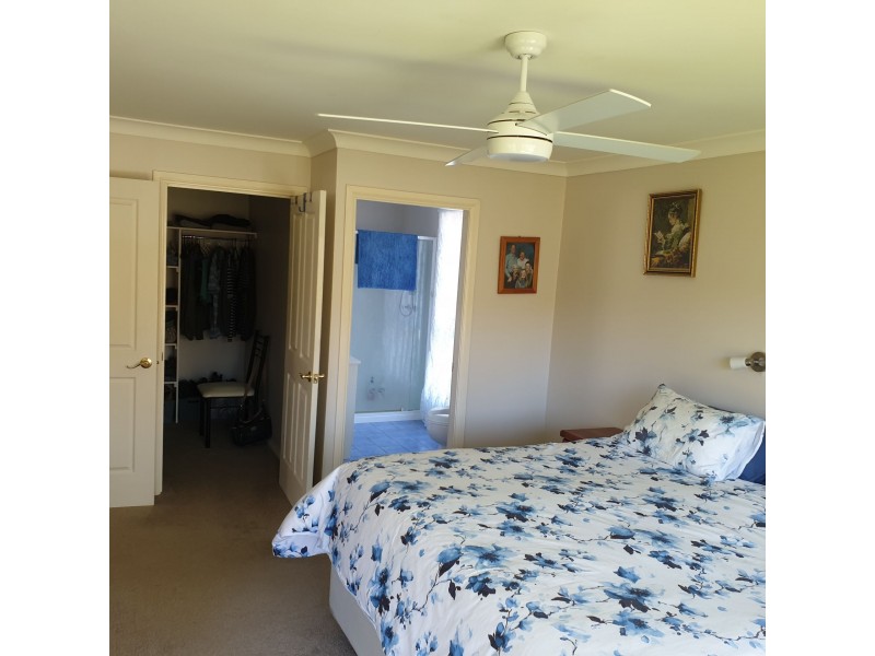 8 Albatross Rd, Catalina NSW 2536