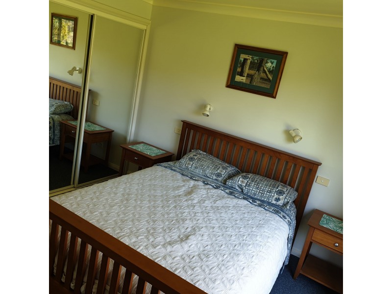 8 Albatross Rd, Catalina NSW 2536