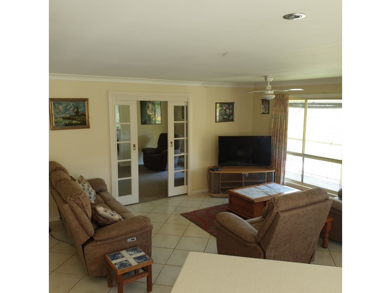 8 Albatross Rd, Catalina NSW 2536