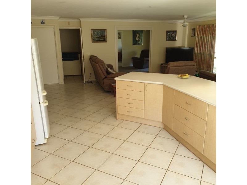 8 Albatross Rd, Catalina NSW 2536