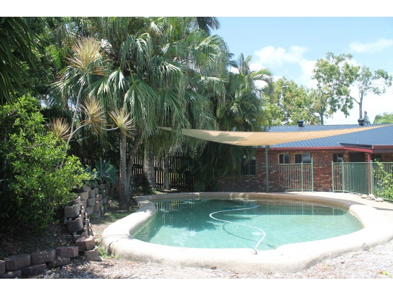 1 Cedar Court, Eimeo QLD 4740